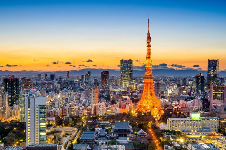 Tokyo tower light up